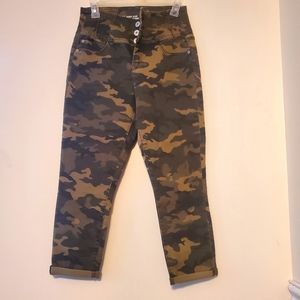 No Boundaries Cropped Camo High Rise Jeans